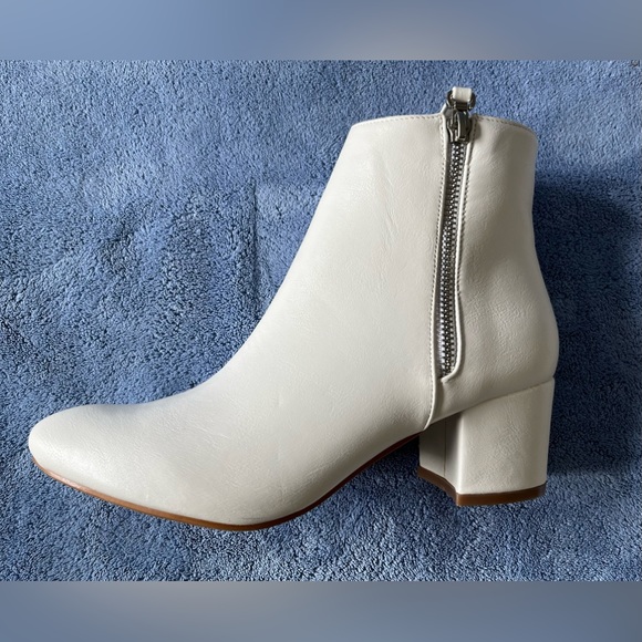 J ADAMS Mod Booties - Picture 5 of 9